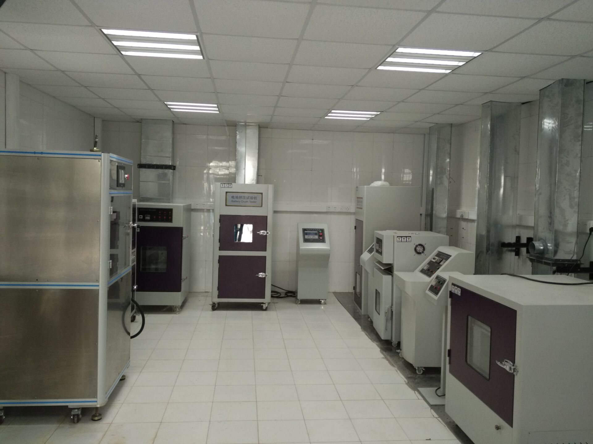电子产品电池检测试验室.jpg 电子产品电池检测试验室.jpg